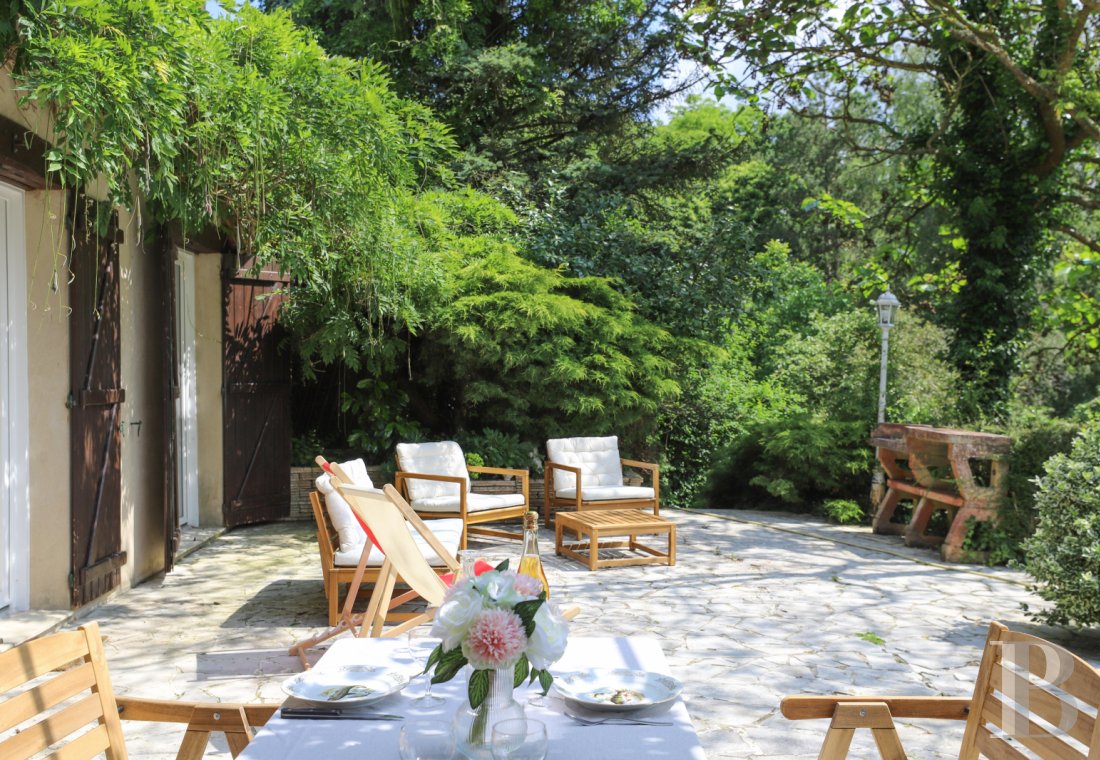 En Normandie, dans le parc régional des Boucles de la Seine, une villa de style anglo-normand - photo  n°9